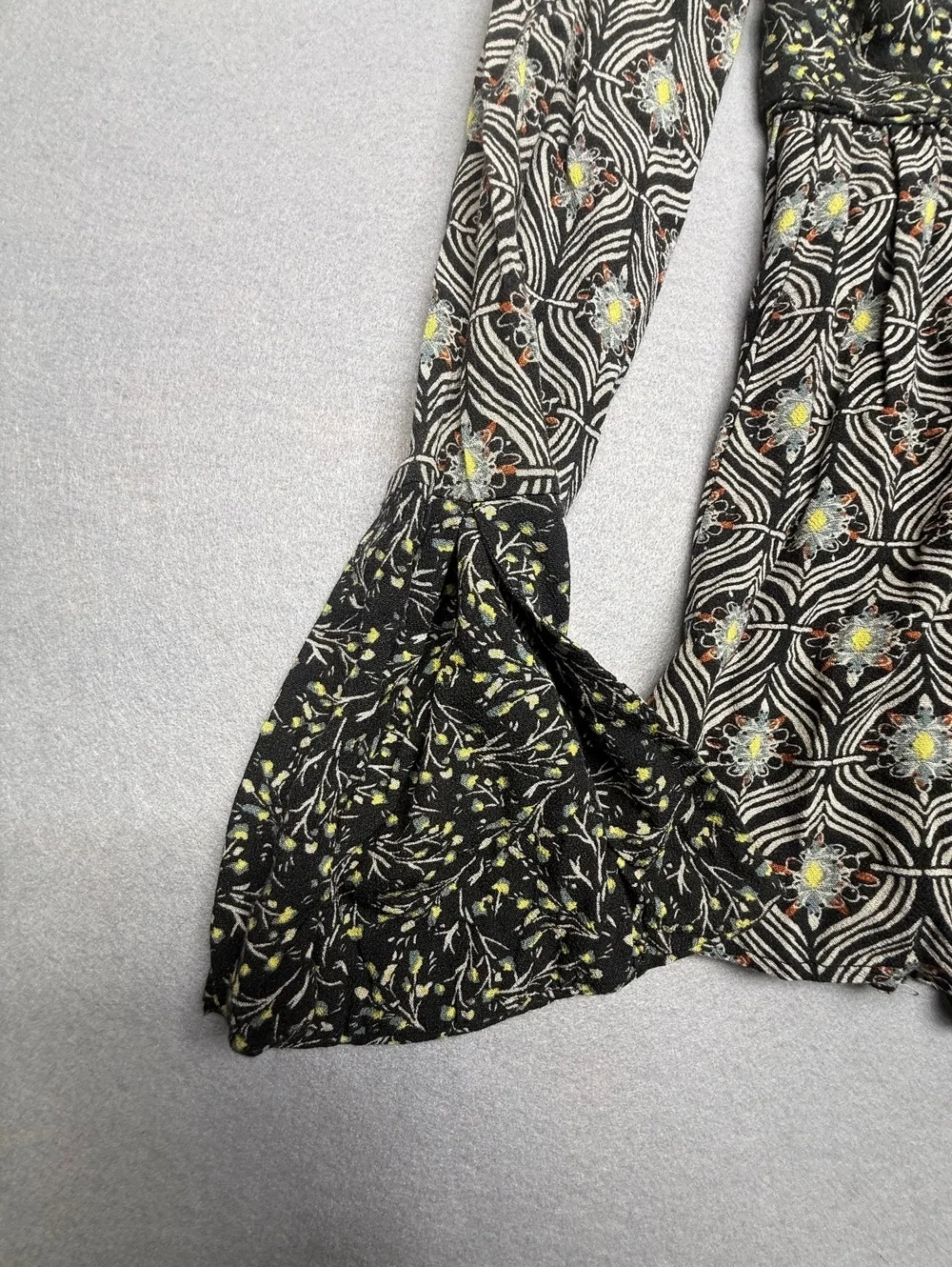 Free People Bohemian Long Sleeve Top Women's M Black Pattern